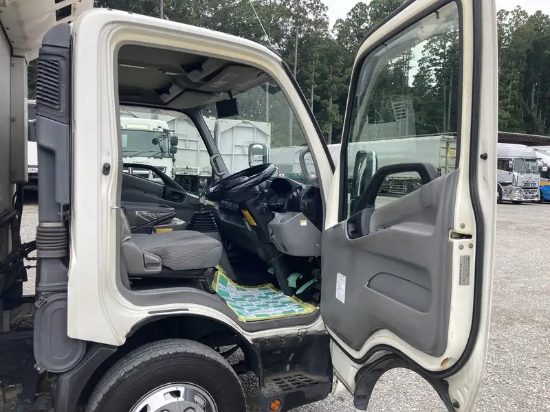 平成29年02月中古小型冷凍バン・ウィング日野デュトロの画像45