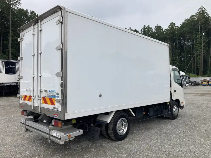 平成29年02月中古小型冷凍バン・ウィング日野デュトロの画像6