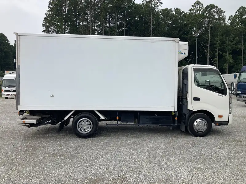 平成29年02月中古小型冷凍バン・ウィング日野デュトロの画像7