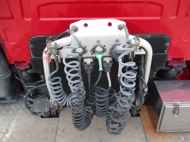 平成30年08月中古大型トラクタヘッドボルボボルボFHの画像32