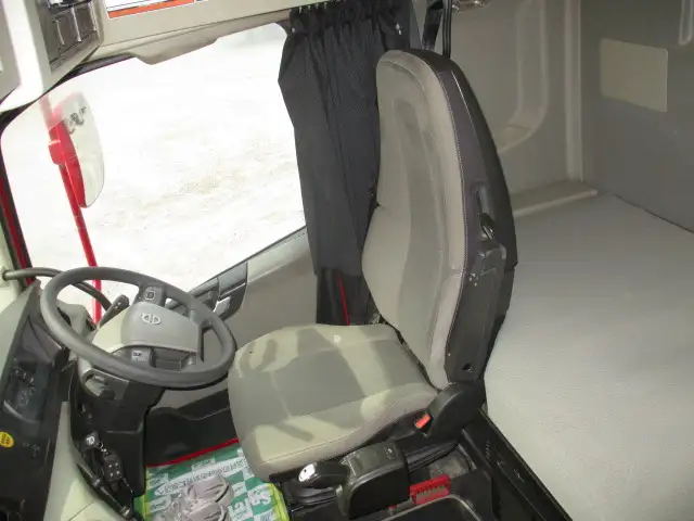 平成30年08月中古大型トラクタヘッドボルボボルボFHの画像35