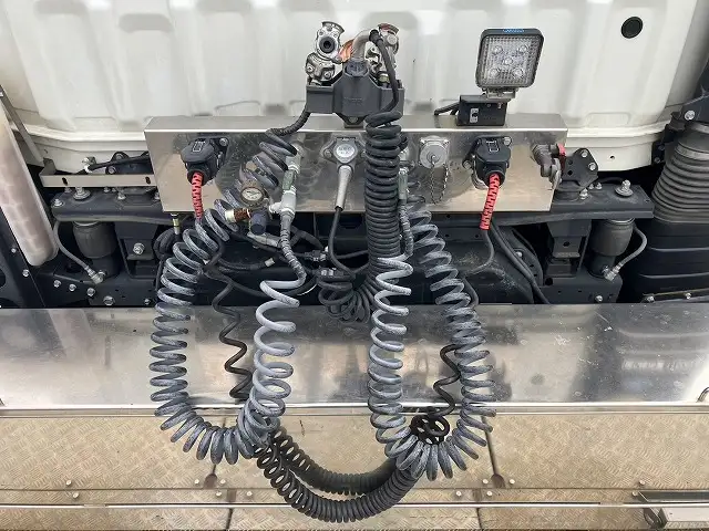 ☆車検付き(R7.4.19)☆ 令和3年 三菱 トラクターヘッド スライドカプラ AT 第五輪:11,500㎏ 距離:27万㎞  の画像22