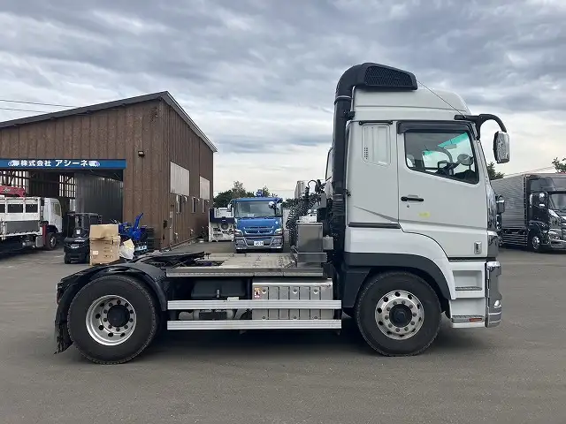 ☆車検付き(R7.4.19)☆ 令和3年 三菱 トラクターヘッド スライドカプラ AT 第五輪:11,500㎏ 距離:27万㎞  の画像4