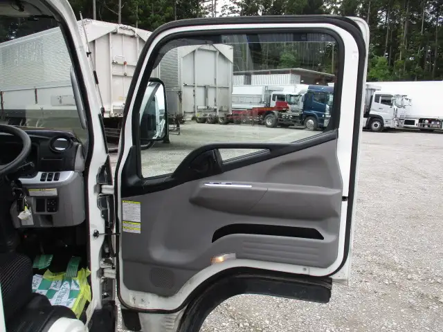 令和02年05月中古小型平ボディ三菱ふそうキャンターの画像28
