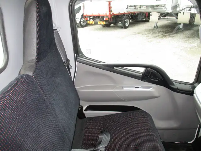 令和02年05月中古小型平ボディ三菱ふそうキャンターの画像41