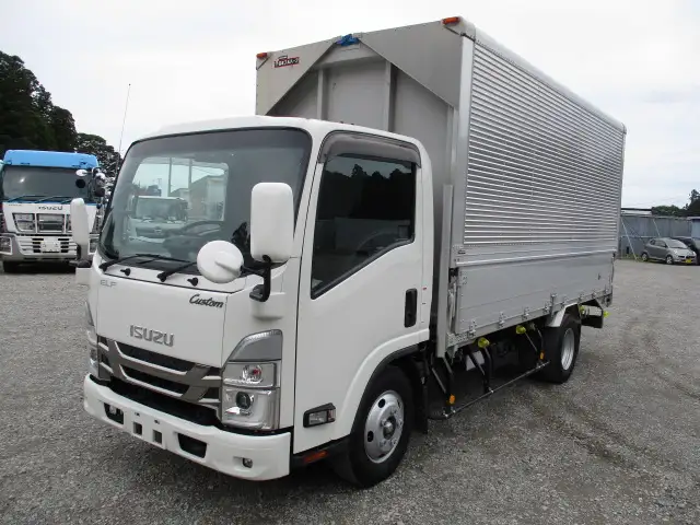 令和03年08月中古小型アルミバン・ウィングいすゞエルフの画像1