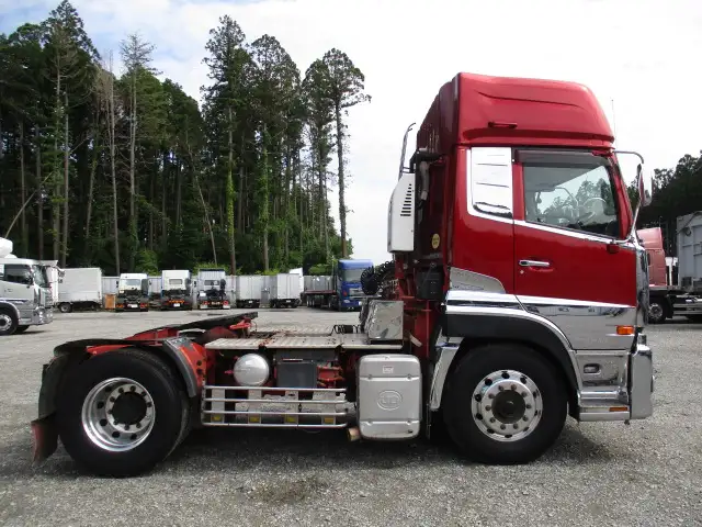 平成30年07月中古大型トラクタヘッド日産UDクオンの画像4