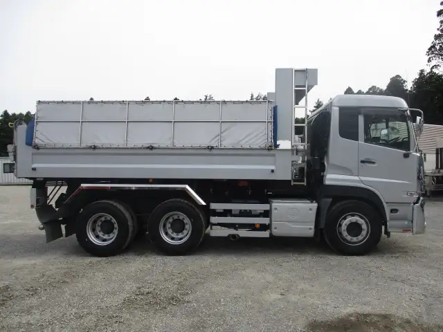 車検付（R8.4.6)　令和4年　 UDトラックス　 大型ダンプ　420馬力　H/L６速　極東　５１０×２２０　最大積載量:8,800kgの画像4