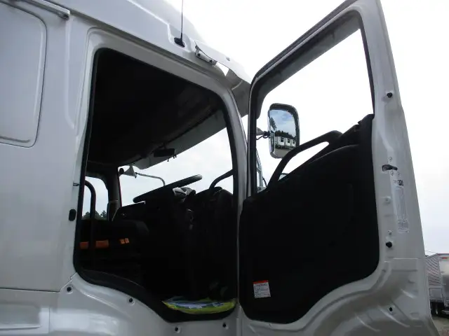 平成30年08月中古大型トラクタヘッド日野プロフィアの画像24