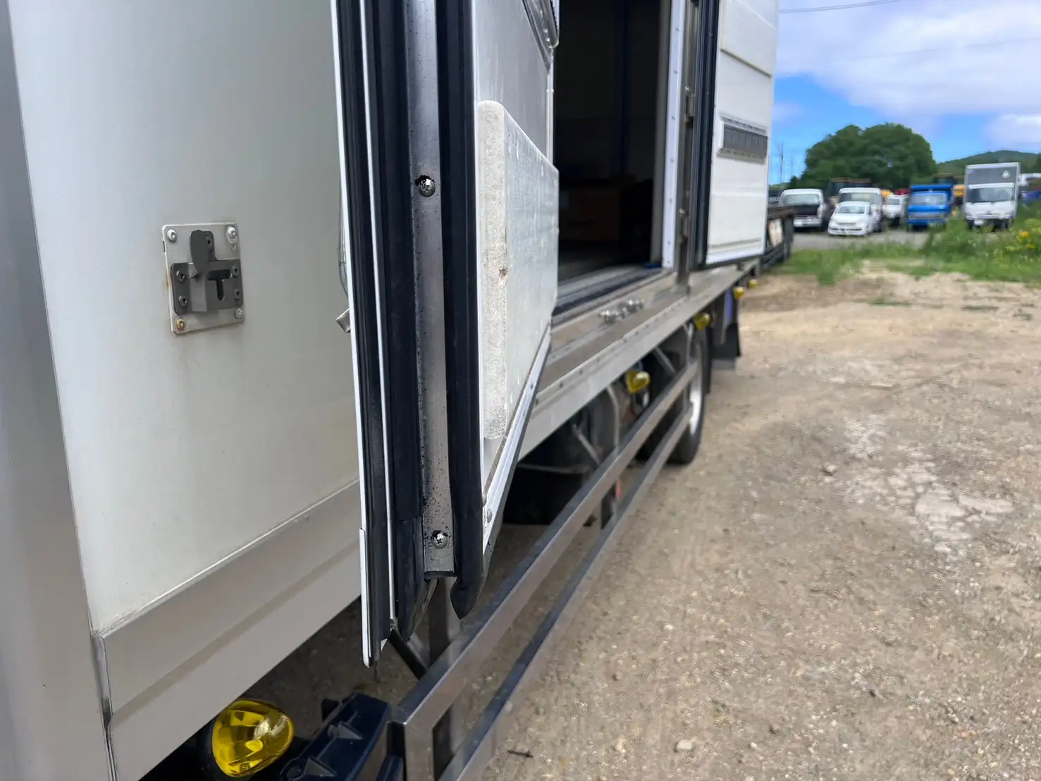 令和02年04月中古増トン冷凍バン・ウィング三菱ふそうファイターの画像15