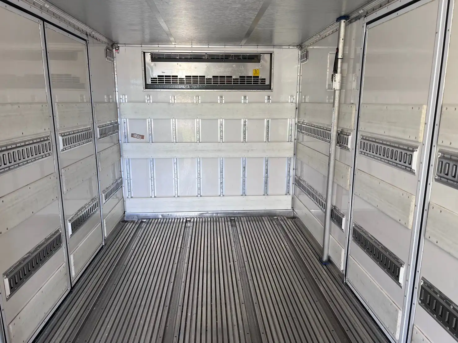 令和02年04月中古増トン冷凍バン・ウィング三菱ふそうファイターの画像7