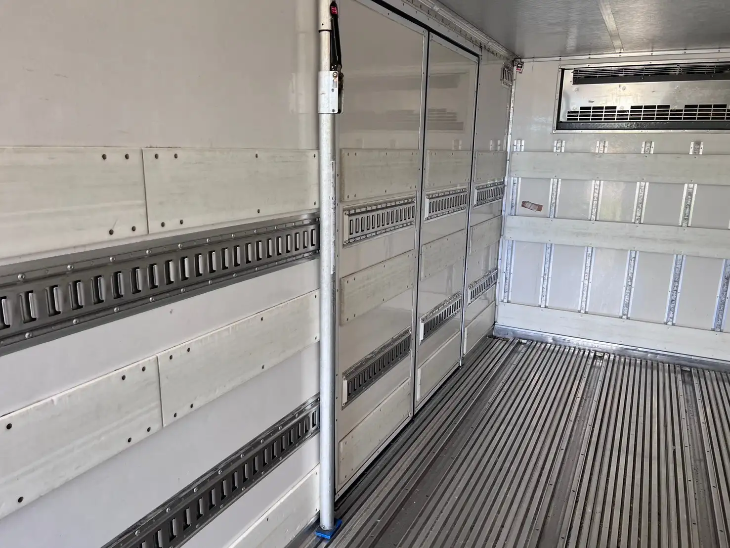 令和02年04月中古増トン冷凍バン・ウィング三菱ふそうファイターの画像10