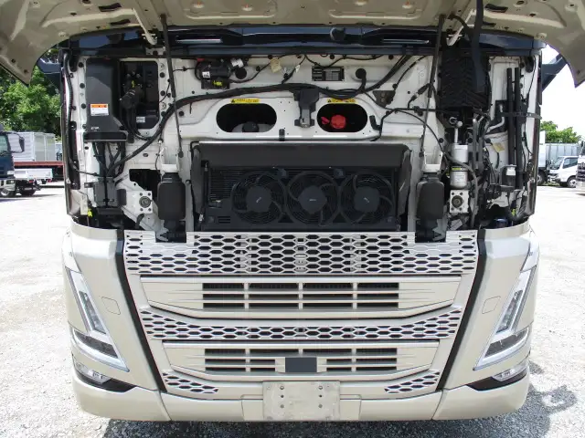 令和04年05月中古大型トラクタヘッドボルボボルボの画像11