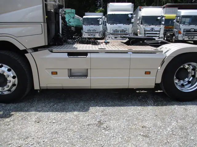 令和04年05月中古大型トラクタヘッドボルボボルボの画像17