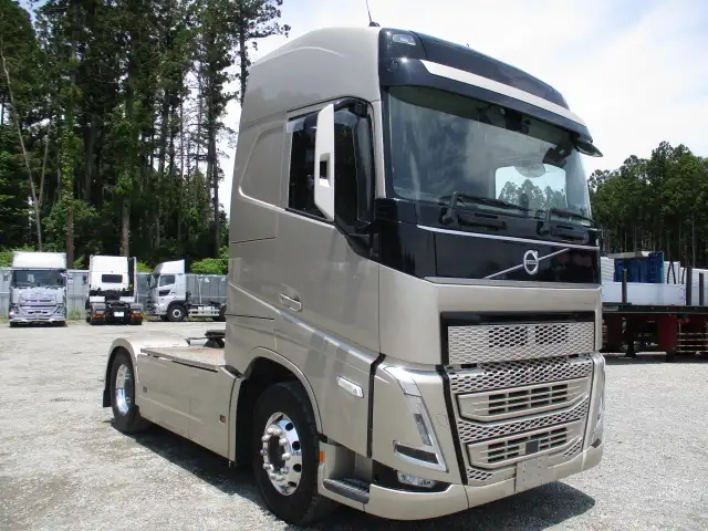 令和04年05月中古大型トラクタヘッドボルボボルボの画像3