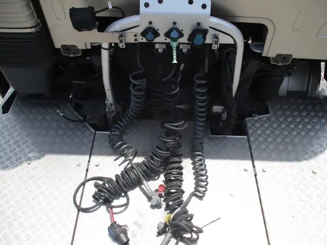 令和04年05月中古大型トラクタヘッドボルボボルボの画像31