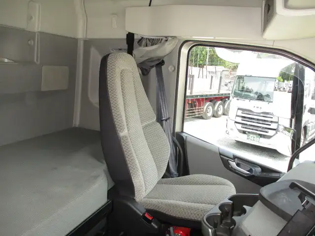 令和04年05月中古大型トラクタヘッドボルボボルボの画像36