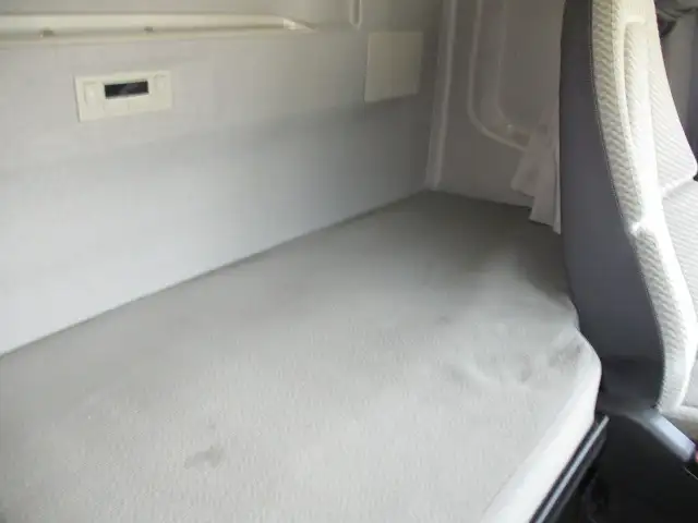 令和04年05月中古大型トラクタヘッドボルボボルボの画像37