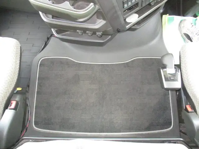 令和04年05月中古大型トラクタヘッドボルボボルボの画像39