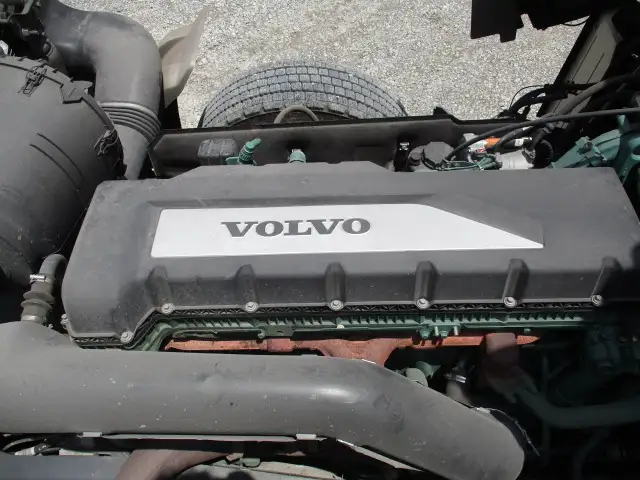 令和04年05月中古大型トラクタヘッドボルボボルボの画像51