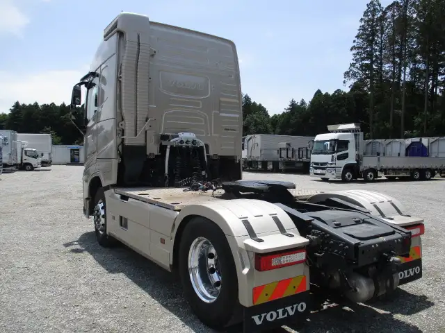 令和04年05月中古大型トラクタヘッドボルボボルボの画像7