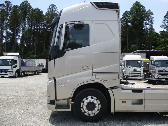 令和04年05月中古大型トラクタヘッドボルボボルボの画像9