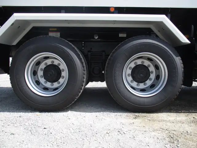 令和6年 三菱 大型ダンプ 394馬力 MT 積載9t ロールーフ 自動コボレーン の画像16