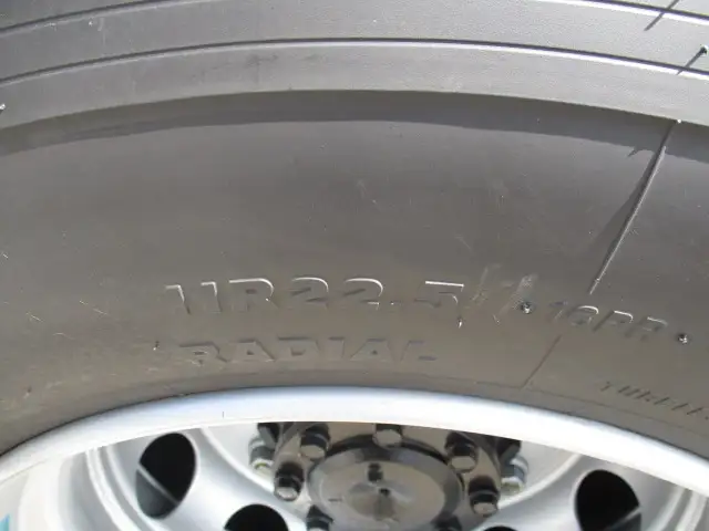 令和6年 三菱 大型ダンプ 394馬力 MT 積載9t ロールーフ 自動コボレーン の画像17