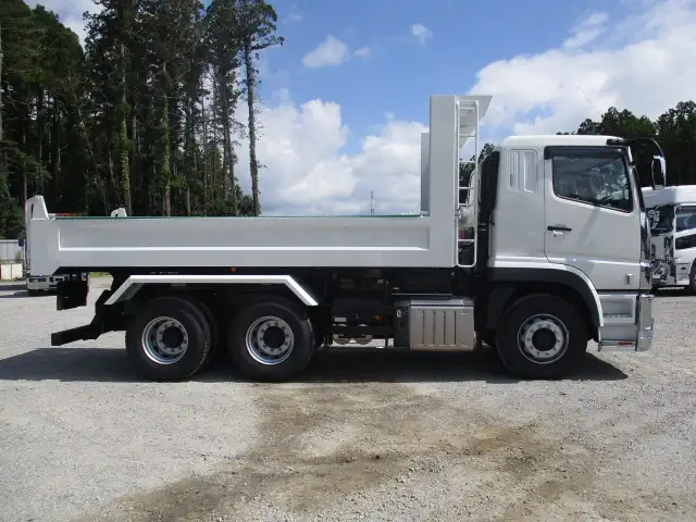 令和6年 三菱 大型ダンプ 394馬力 MT 積載9t ロールーフ 自動コボレーン の画像4