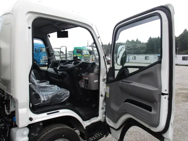 令和06年06月中古小型アルミバン・ウィング三菱ふそうキャンターの画像28