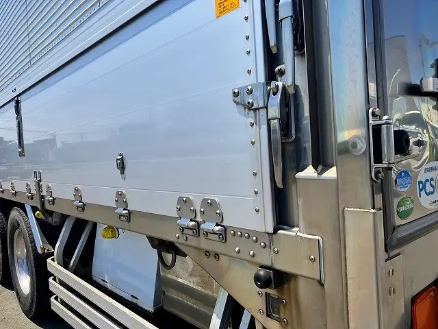 平成27年06月中古大型冷凍バン・ウィング日野プロフィアの画像13