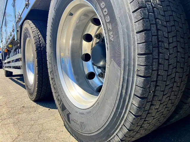 平成27年06月中古大型冷凍バン・ウィング日野プロフィアの画像18