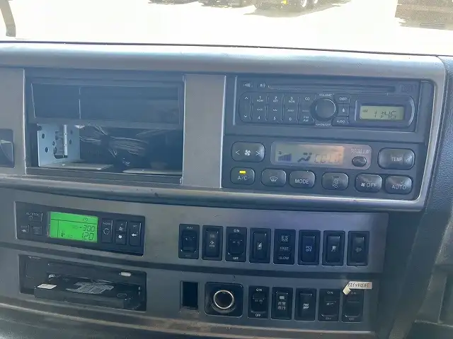 平成27年06月中古大型冷凍バン・ウィング日野プロフィアの画像56