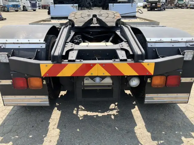 平成30年04月中古大型トラクタヘッド日野プロフィアの画像15