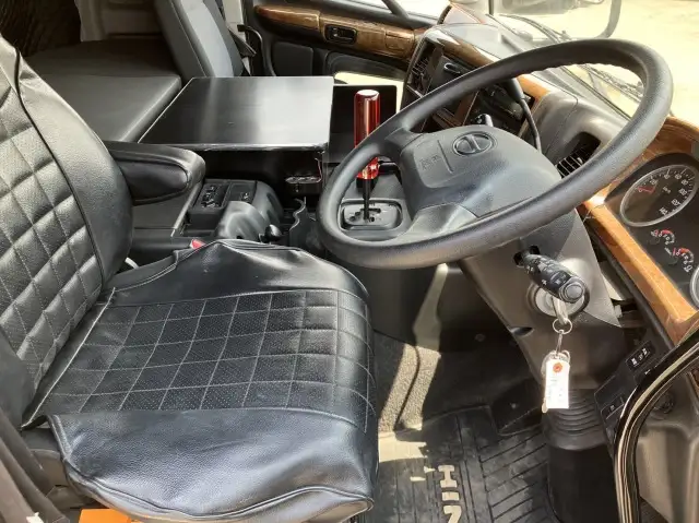 平成30年04月中古大型トラクタヘッド日野プロフィアの画像37