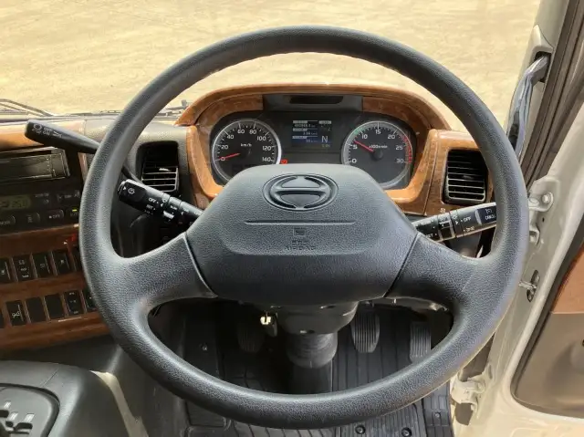 平成30年04月中古大型トラクタヘッド日野プロフィアの画像39