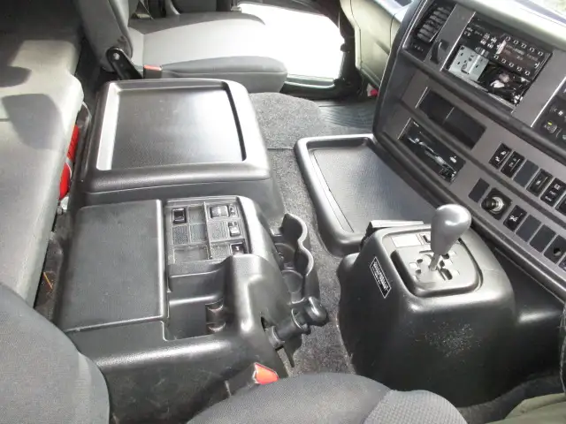 車検付(R7.12)平成26年 日野 トラクタ 410馬力 AT 第五輪:9,600kg 一括緩和(11,500kg)の画像35