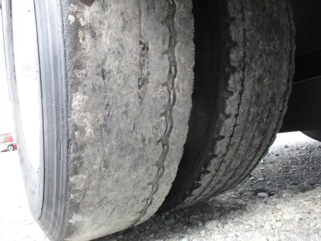 平成28年06月中古大型トラクタヘッド日野プロフィアの画像14