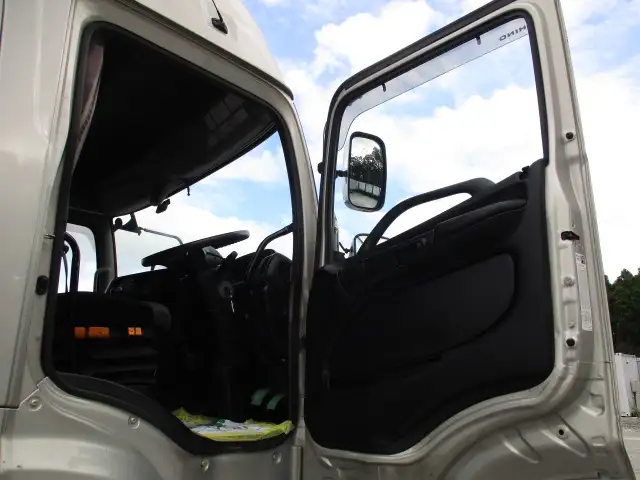 平成28年06月中古大型トラクタヘッド日野プロフィアの画像29