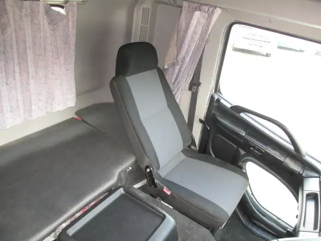 平成28年06月中古大型トラクタヘッド日野プロフィアの画像45