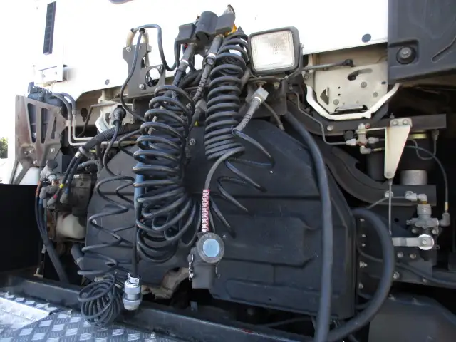 車検付(R7.10) 平成29年 いすゞ トラクタ D尺 カスタム ハイルーフ 460馬力 F8(hi/Lo) 第五輪:11,500㎏ 距離:53万㎞の画像17