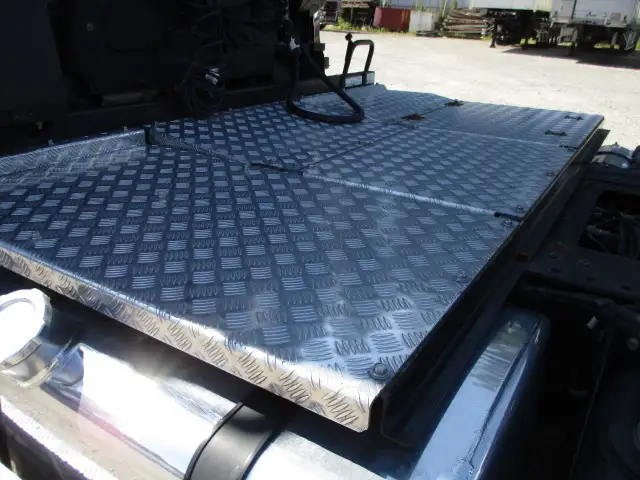 車検付(R7.10) 平成29年 いすゞ トラクタ D尺 カスタム ハイルーフ 460馬力 F8(hi/Lo) 第五輪:11,500㎏ 距離:53万㎞の画像10