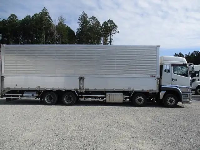 平成30年10月中古大型アルミバン・ウィング三菱ふそうスーパーグレートの画像4