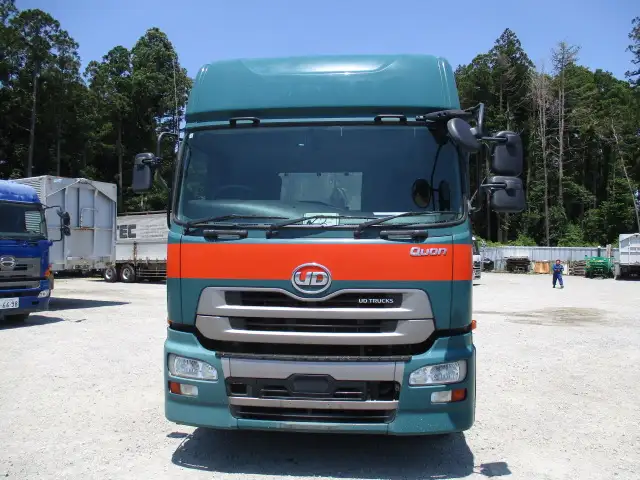 平成29年04月中古大型トラクタヘッド日産UDクオンの画像2