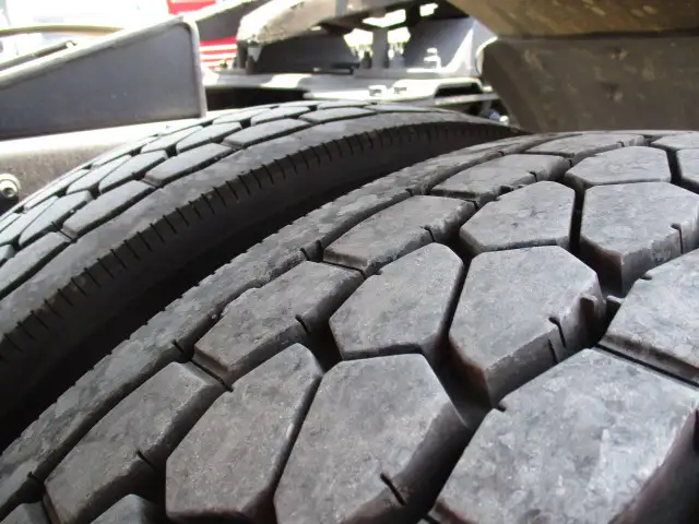 平成29年04月中古大型トラクタヘッド日産UDクオンの画像14