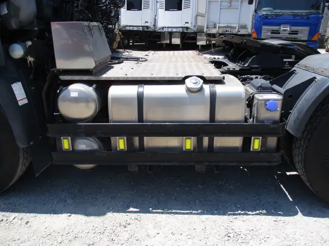 平成29年04月中古大型トラクタヘッド日産UDクオンの画像19