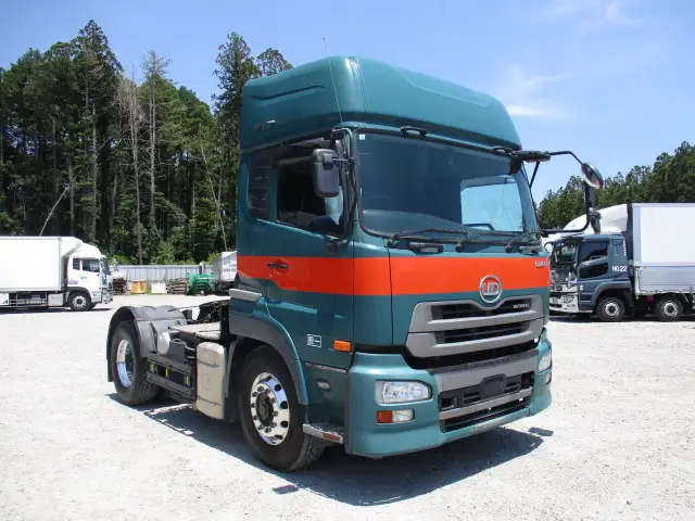 平成29年04月中古大型トラクタヘッド日産UDクオンの画像3