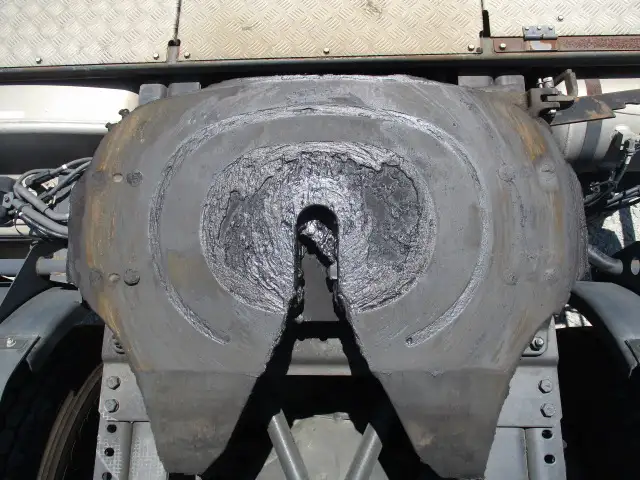 平成29年04月中古大型トラクタヘッド日産UDクオンの画像24