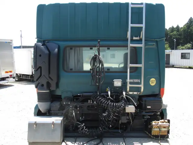 平成29年04月中古大型トラクタヘッド日産UDクオンの画像25