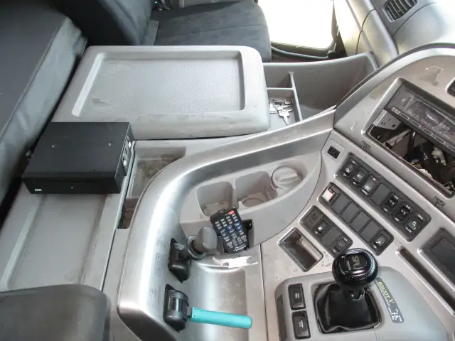 平成29年04月中古大型トラクタヘッド日産UDクオンの画像34